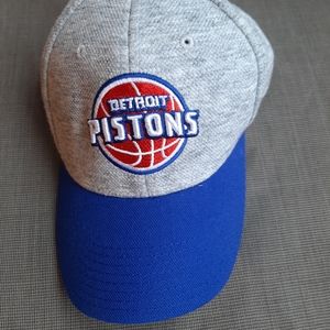 DETROIT PISTONS BASKETBALL CAP SIZE L/XL BLUE GRAY